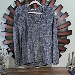 GUC GAP Charcoal Knit V-Neck Sweater